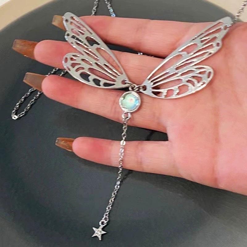 Hollow Butterfly Niche Design Movable Wings Polarized Tassel Pendant Necklace Small Bell Cold Wind Design Feeling Female