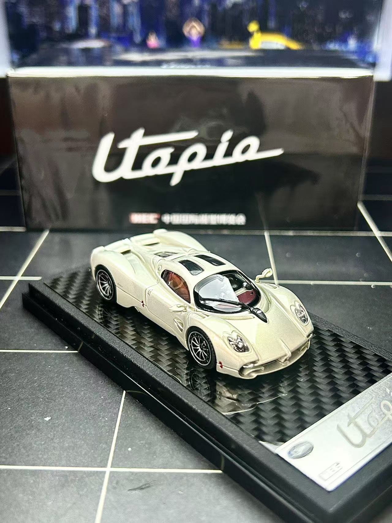

Diecast LCD 1:64 Scale Utopia HEC Limited Edition Alloy Car Model Collectible Toy Gift Souvenir Display Ornament