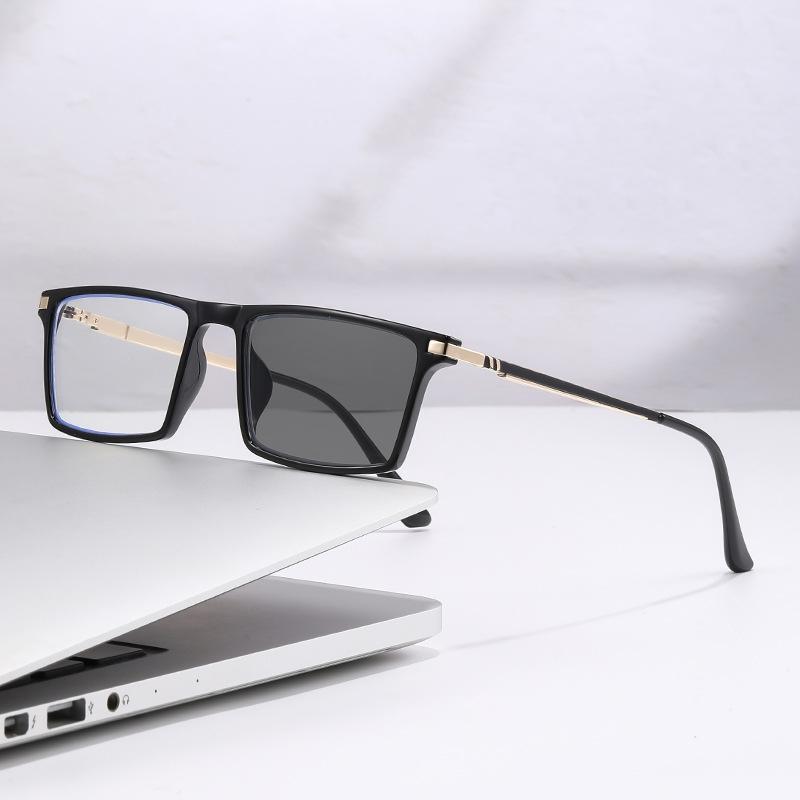 Progressive Multifocal Color Changing Presbyopia Eyewear for Men Women High-definition Photochromic Reading Glasses +1.5 +2.5