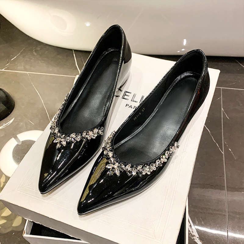 Design sense versatile and thin Doudou shoes spring and summer French evening gentle and elegant pointed flat shoes