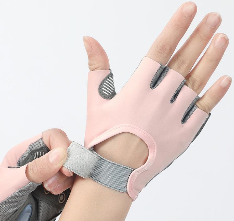 No-slip Fitness Sports Exercise Silicone Padded Palm Protection Shockproof Breathable Weightlifting Half Finger Gym Gloves