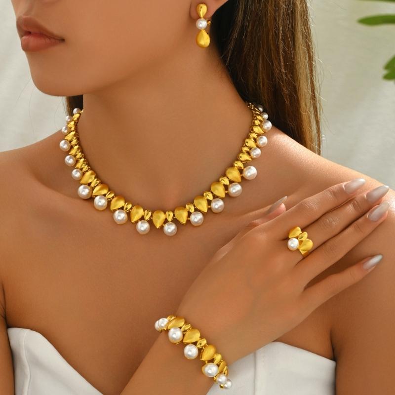 Fashionable Pearls And Metal Jewelry Collection Four Pieces Set Portable Designs Ornament for Multiple Occasions