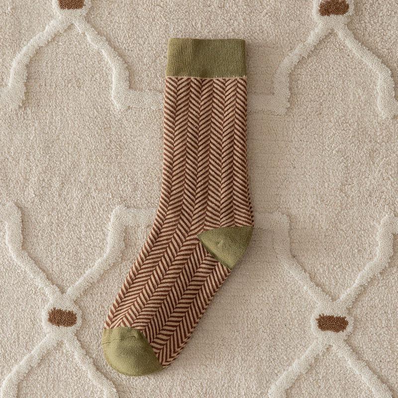 Mori-Style Retro Plaid Mid-Calf Socks for Women - Trendy Korean Fashion, Autumn/Winter