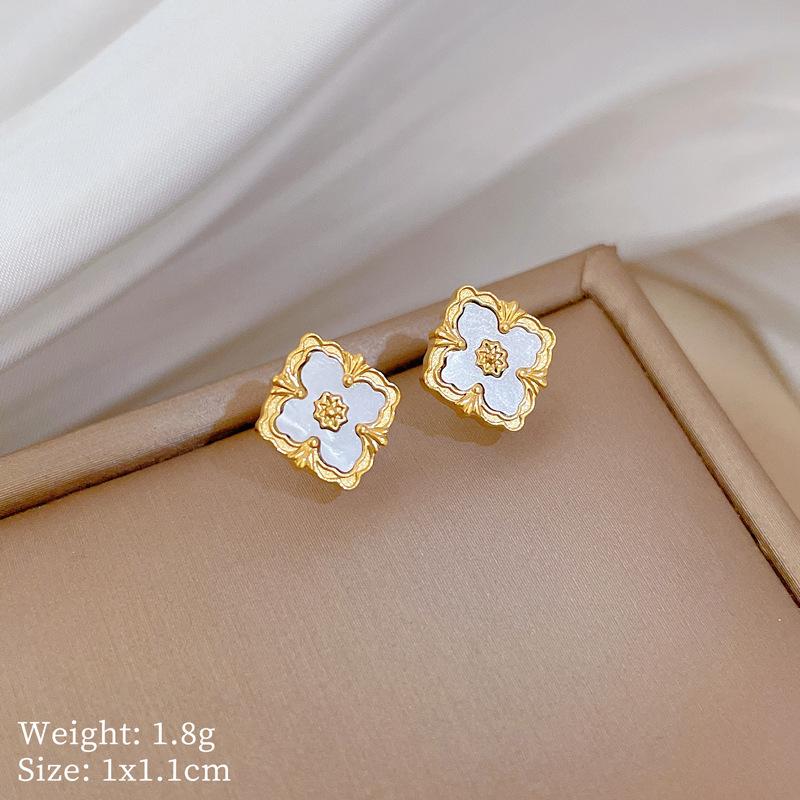 Fritillary Clover Minimalist Stud Earrings Cold Men'S And Women'S Earrings Personality Temperament Banquet Earrings