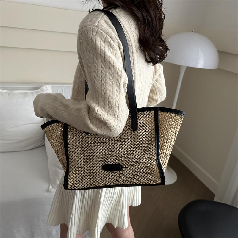 Fashionable Hollow Mother-child Bag New Simple Large Capacity Tote Bag Trendy Niche Woven Shoulder Bag