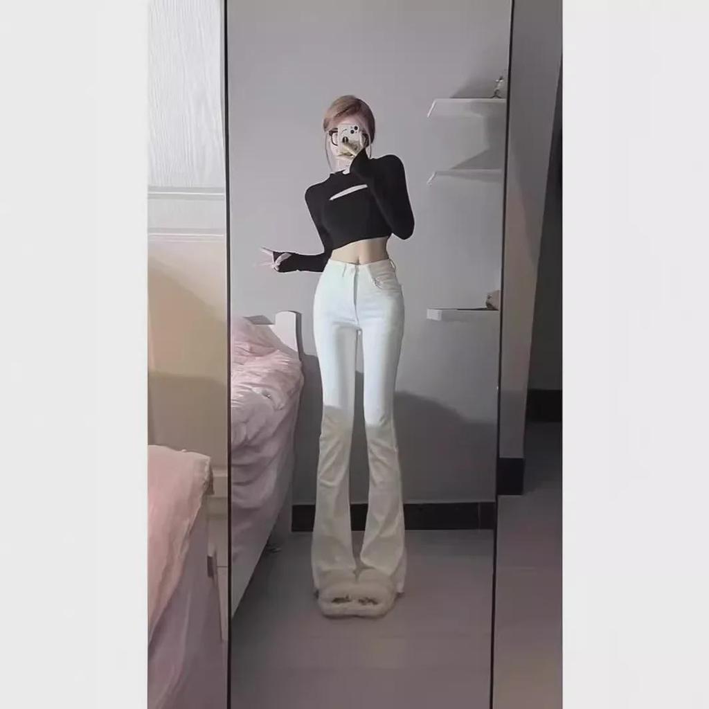 Damskie białe dżinsy z wysokim stanem i rozszerzanymi nogawkami - Plus Size Spodnie do ziemi