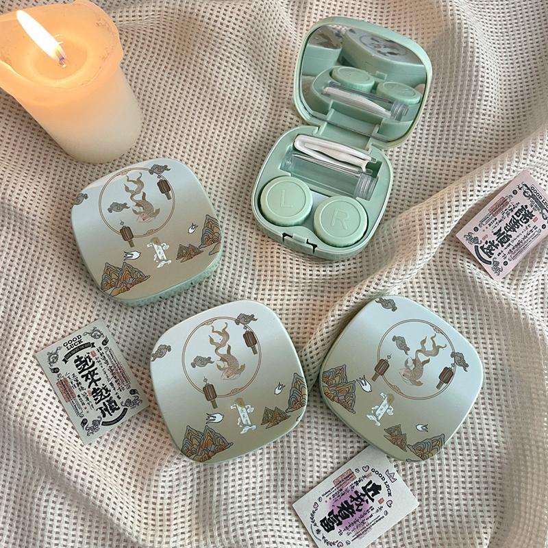Tragbarer Minimalistischer Koi-Fisch Muster Pflege Kontaktlinsenbehälter Box Beauty-Linsen Aufbewahrungsbox Mini Reise-Set