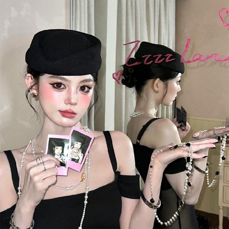 Minimalists Flated Top Hat Soft Cotton Construction Gender Suitable For Office Event And Weekends Wear