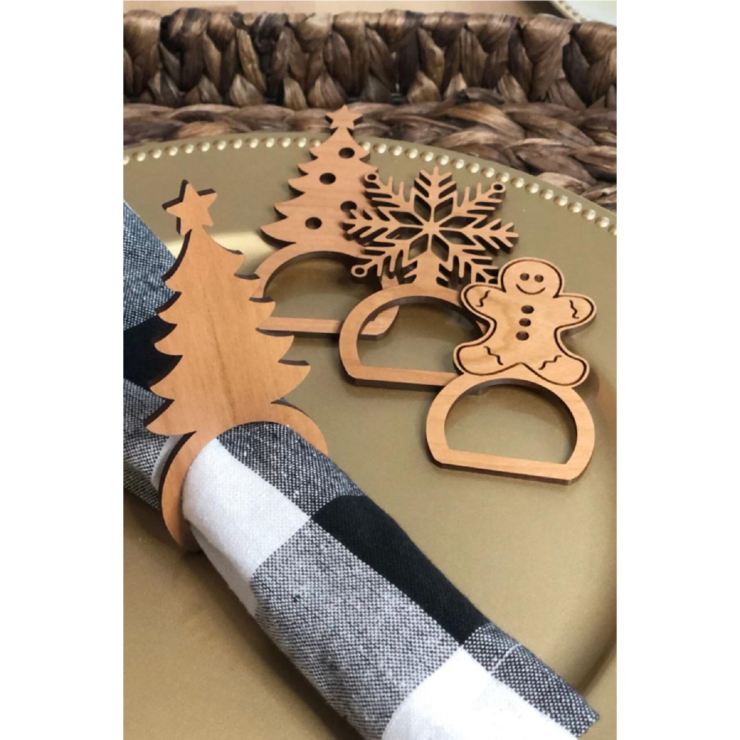 

New Year s Set Themed Wooden Napkin Ring 4-piece горчичный