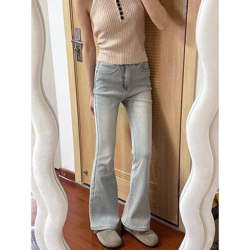 

Light-Colored High-Waisted Velvet Flare Jeans for Women - Winter 2025 Collection S