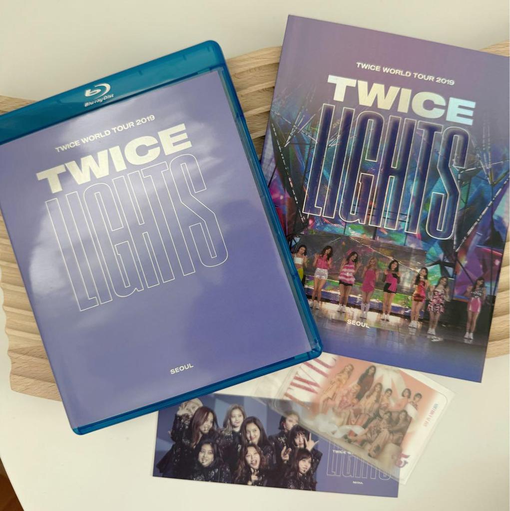 [USED] TWICE WORLD TOUR 2019 LIGHTS