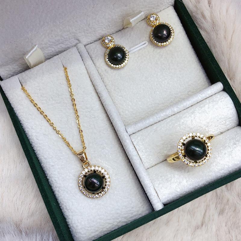 Princess Diana-Inspired Freshwater Pearl Necklace Set - Three-Piece Elegant Pearl Jewelry for Women
