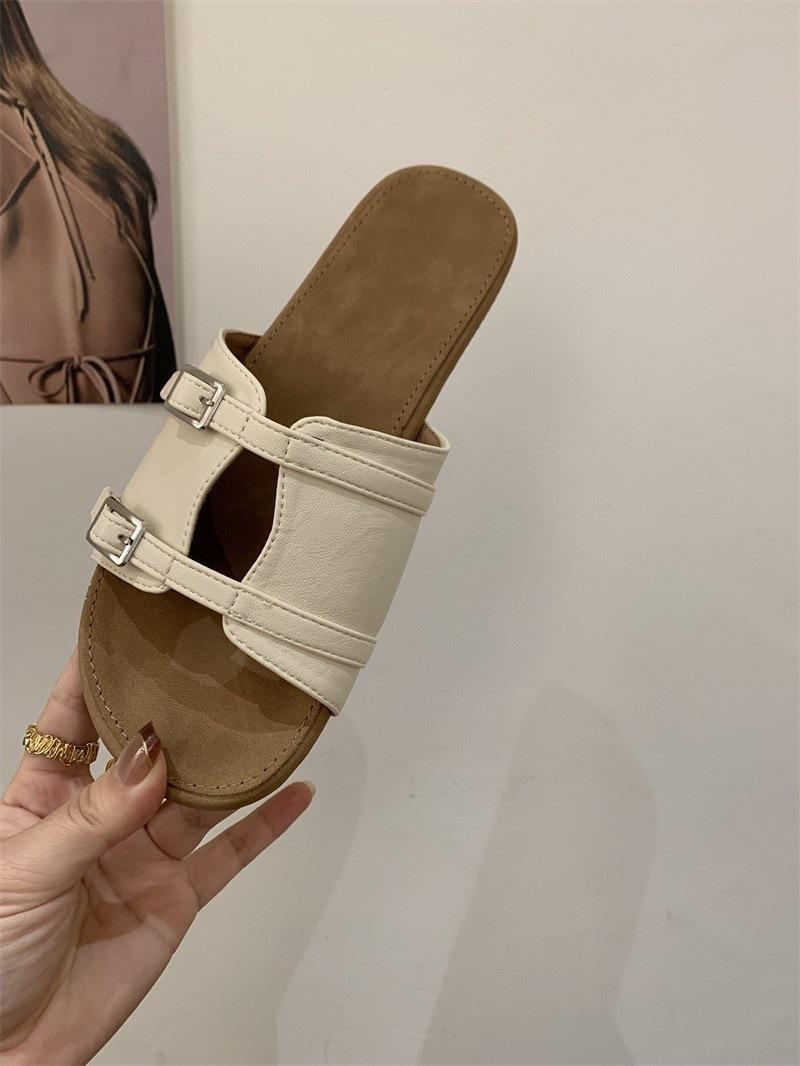 

French temperament casual round head flat bottom open-toed slippers women s 2025 summer retro soft bottom comfortable cool slippers 40