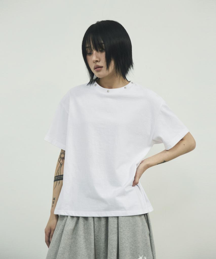 SCALLYWAG Neckline Studded T-Shirt [White]
