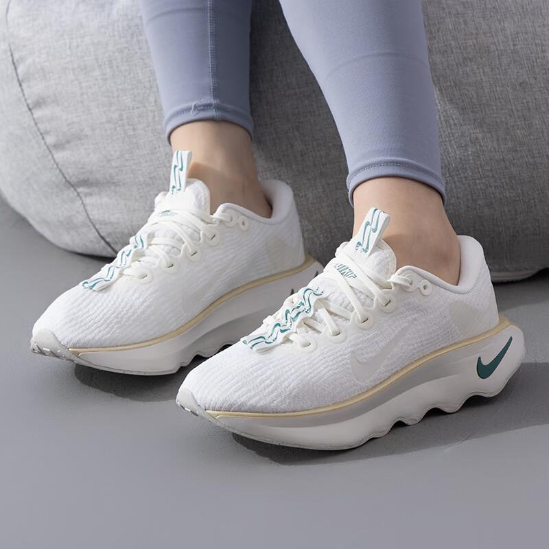 

Nike Women s DV1238-102 Training Shoes US 8