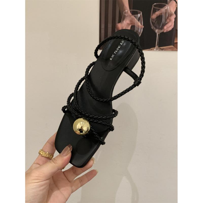 French style is beautiful, golden toe sandals women's summer new models are not tired, low heels, thin straps, fairy Roman shoes