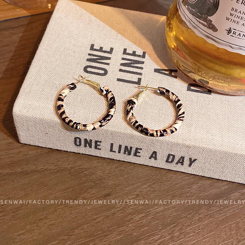 European and American exaggerated leopard print circle earrings women's autumn and winter design stud earrings earrings earrings