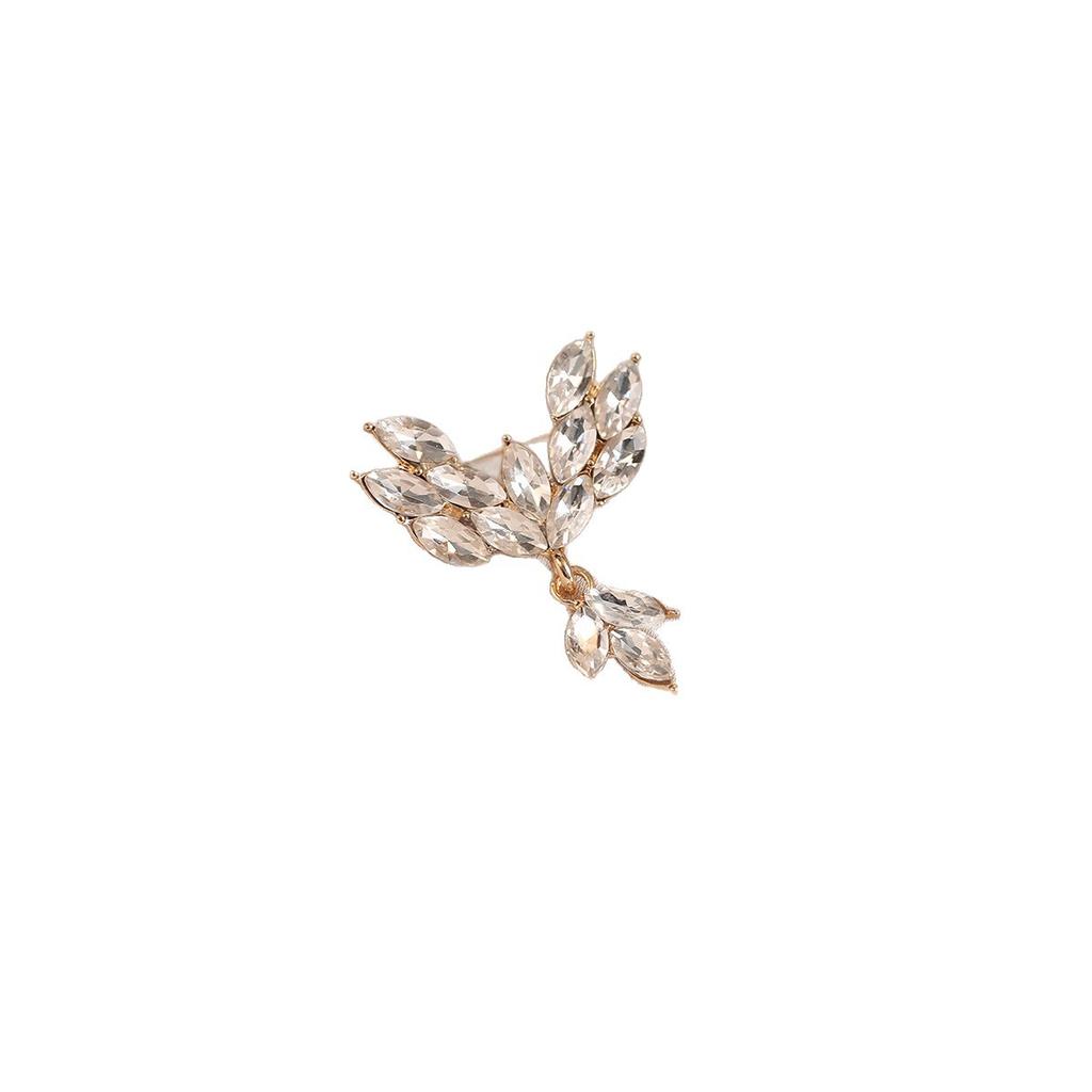 The Brooch Exudes A Sense of High-end Sophistication It's A Unique Trendy and Niche Brooch From Dongdaemun South Korea