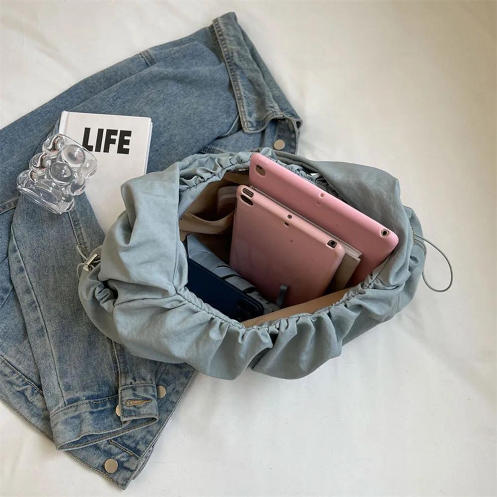 Women Padded Underarm Bag Large Capacity Cloud Pleated Shoulder Bag Top Handle Bag Solid Color Multi-pockets for Party Vacation