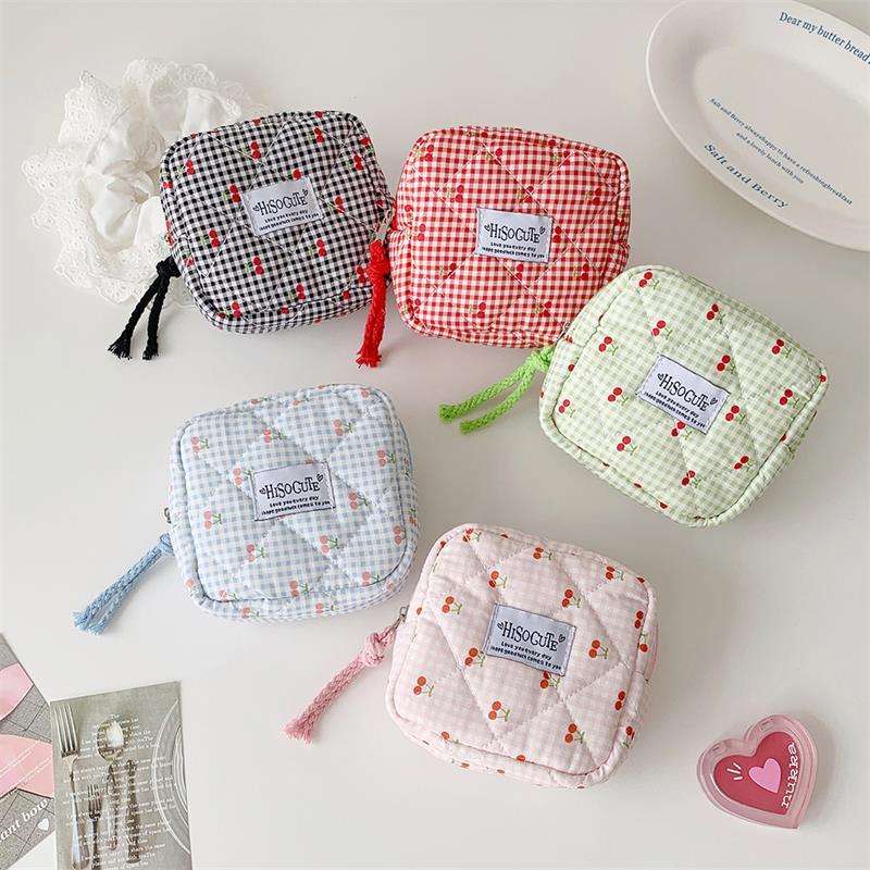 Cute Cherry Plaid Cosmetic Bags Portable Ladies Clutch Purse Women Makeup Case Commute Sanitary Napkin Storage Bag Headphone Bag