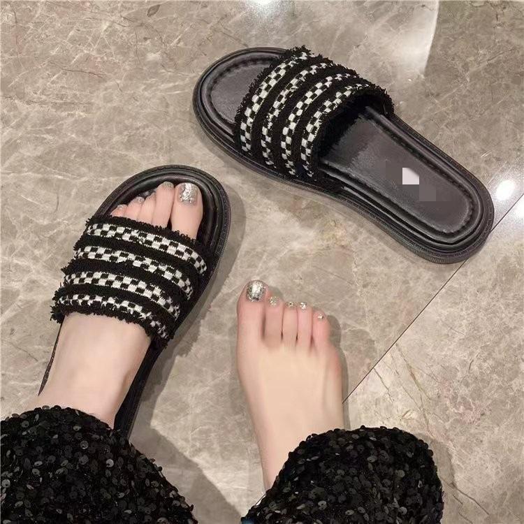 Cool slippers, new thick-soled beach sandals for summer wear, pregnant women's small fragrant wind one-word drag