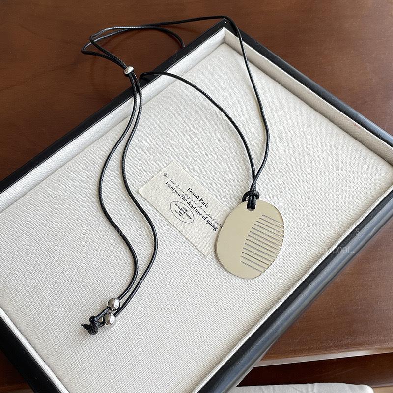 Titanium Steel Wax Rope Comb Sweater Chain Necklace Accessory Design with High-end Style