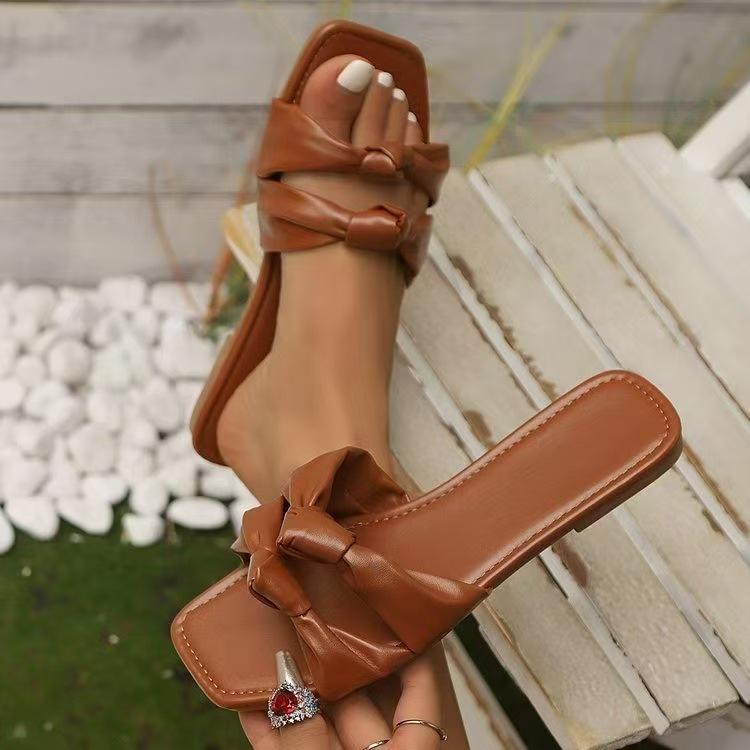 

Flat-bottomed slippers women s 2025 summer new square-headed open-toed one-word drag large-size bow slippers wear cool slippers 43 темно-коричневого