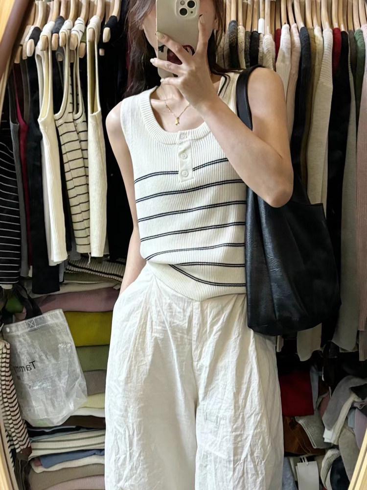 Spring 2026 Women's Color Block Striped Knit Vest - Slimming, Sleeveless, Round Neck Top