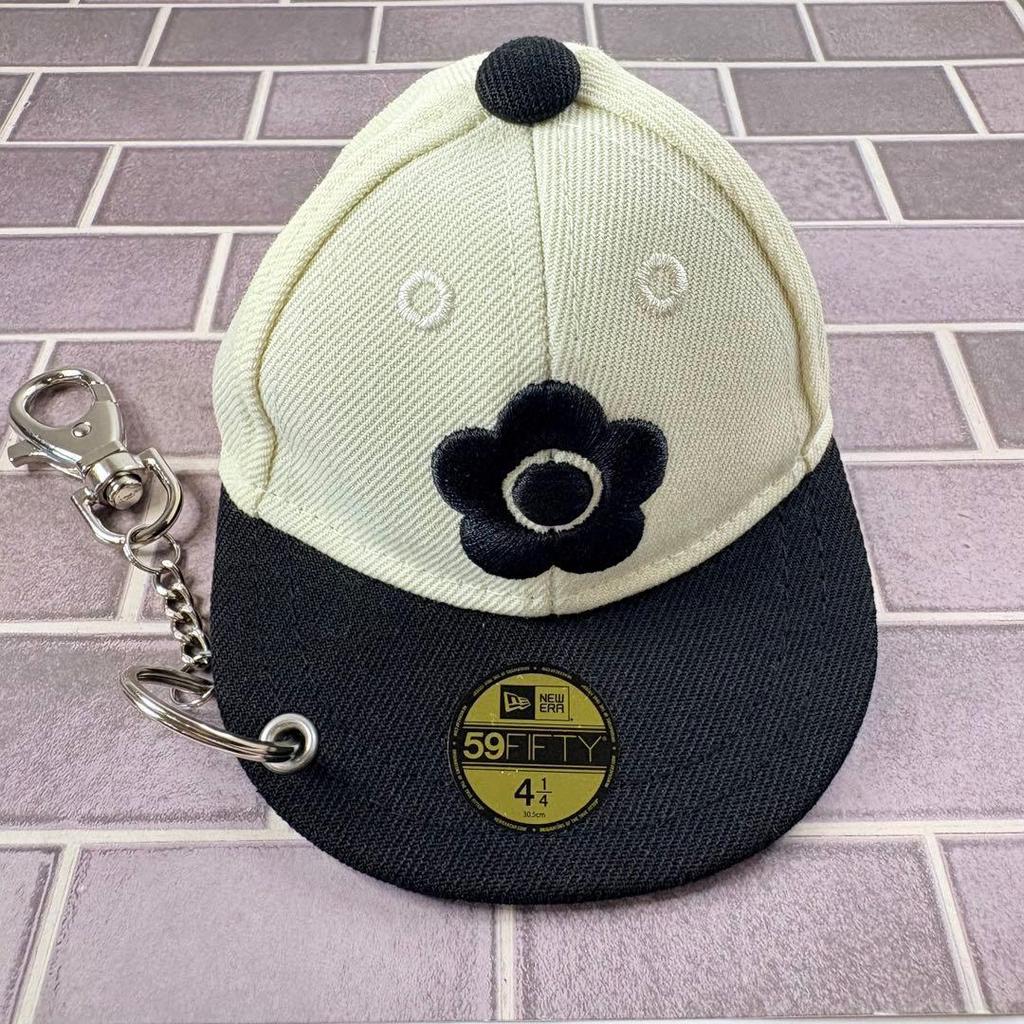 Used MARY QUANTNew Era Cap Type Pouch Keychain