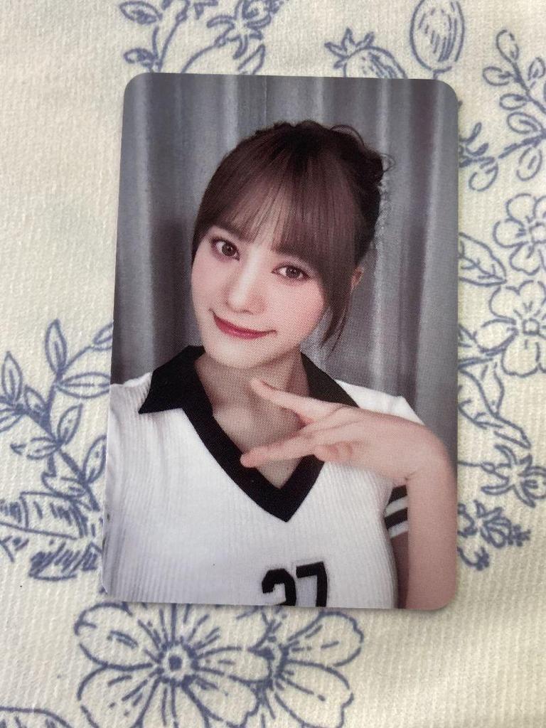 [USED] NiziU HEARTRIS All Attendance Korea Exclusive Nina Sanok Trading Card