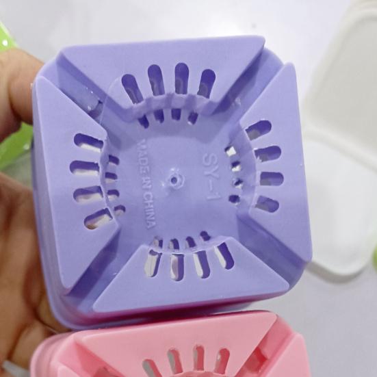 Yousheng 24 Stück mehrfarbige Mini-Grünpflanzen-Blumentöpfe aus Kunststoff mit Tablett für Garten und Heimdekoration