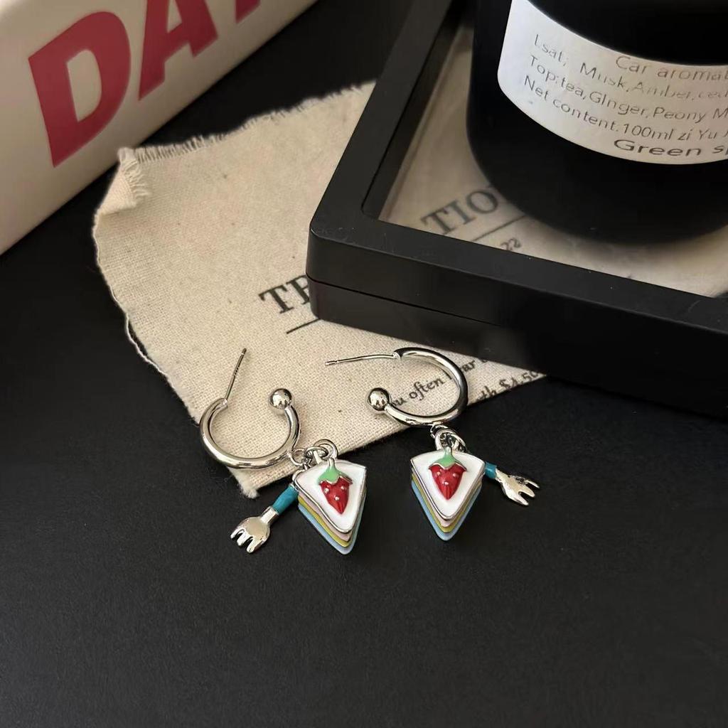 Y2K Şekerli Kek Küpeler & Dopamin Kolye: Tatlı, Havalı, Çocuksu Moda