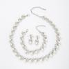 Elegant European & American Pearl Bracelet: Delicate Gold Bangle for Women – Luxurious Bridal Accessory
