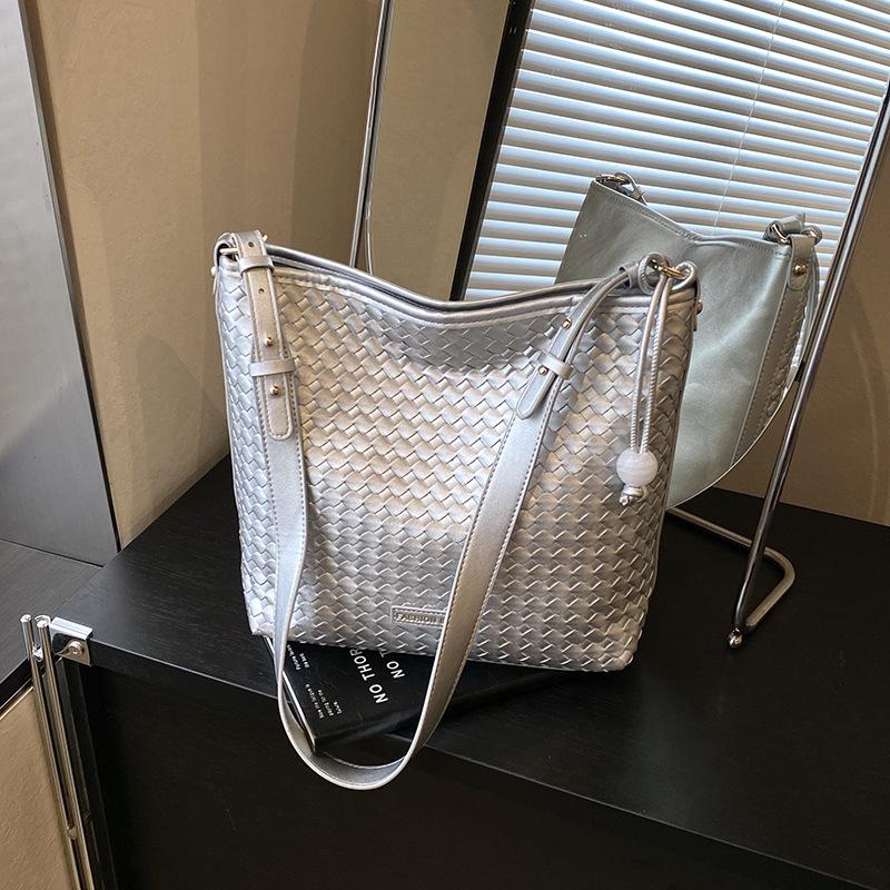 Women's Bag New Embossed Woven Commuter Tote Bag Simple Underarm Bag Large Capacity Shoulder Bag
