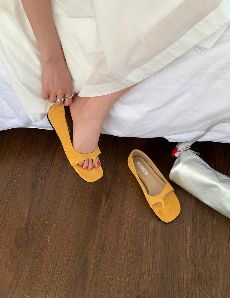 Niche fashion toe sandals women's slippers 2025 new open-toed flat bottom height increase casual shoes trend