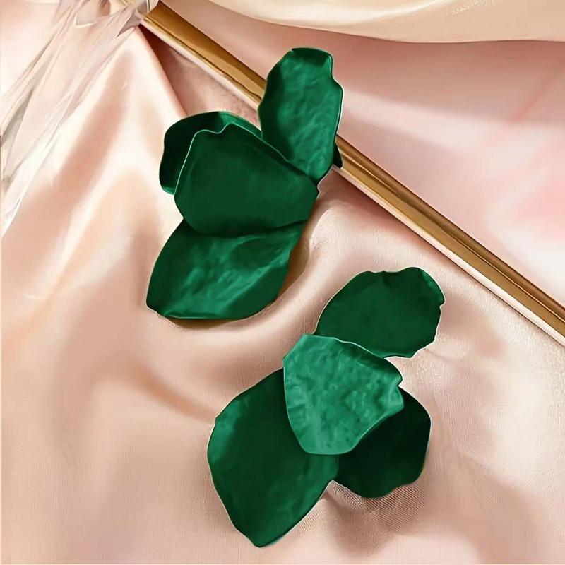 Fashion Exaggerated Small Fresh Rose Flower Earrings Femininity Retro Star Petals