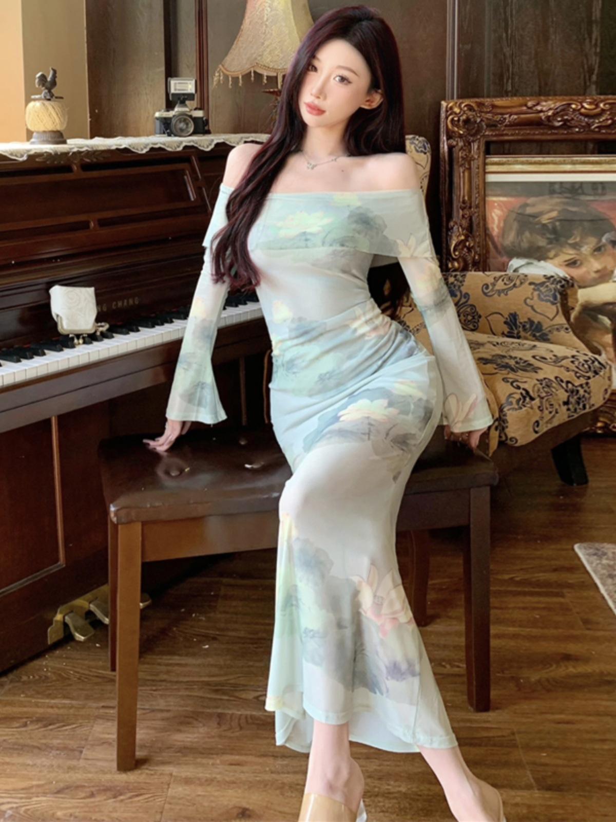 

French gentle one-word shoulder printing long-sleeved dress, early autumn new waist sexy elegant hip-wrapped dress S