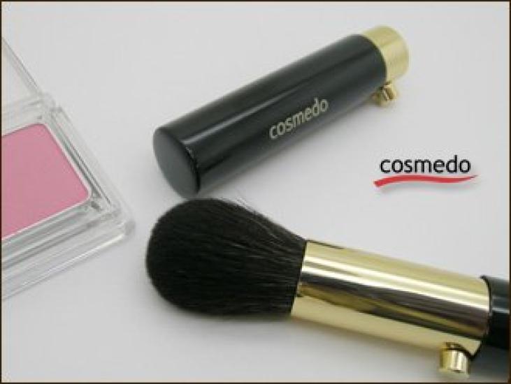 Kumano Brush Cosme-do Portable Slide-Type Cheek Brush (Gray Squirrel + Horsehair Blend) with Cap Makeup Brush H-1