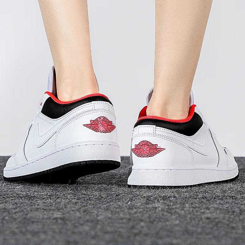 Jordan 1 Niskie GS Chicago Dom 553560-160