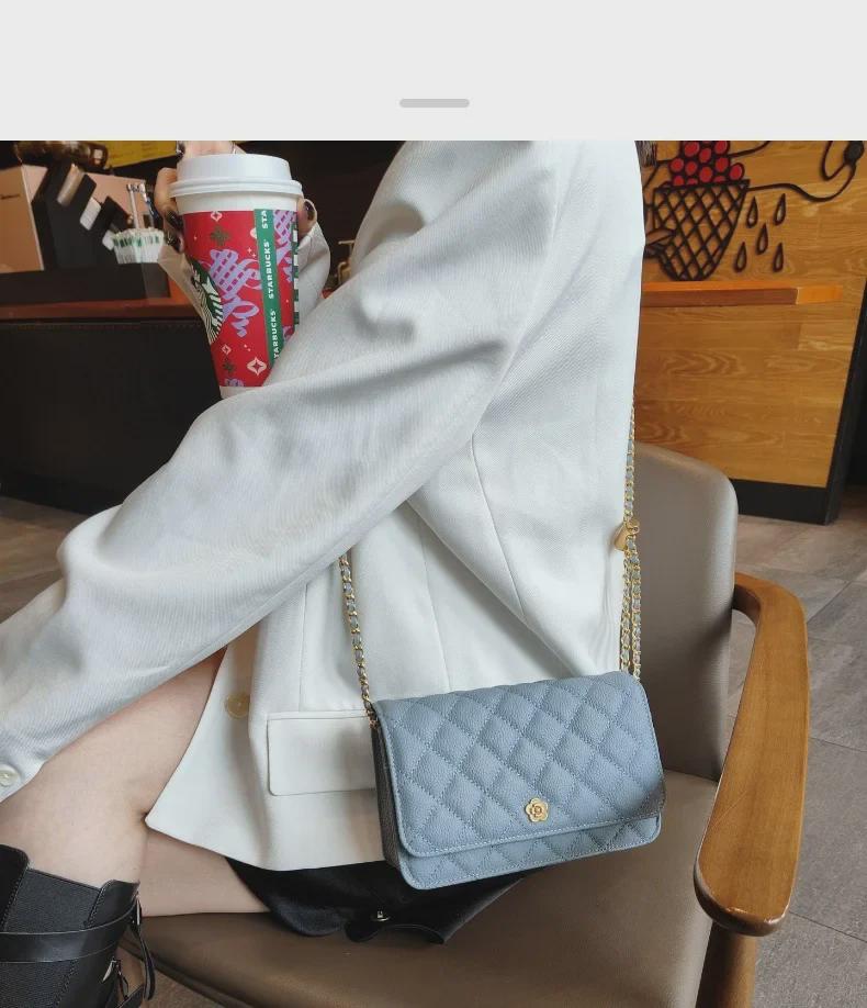 2024 Women's Gold Chain Cowhide Messenger Bag - Small Square Design