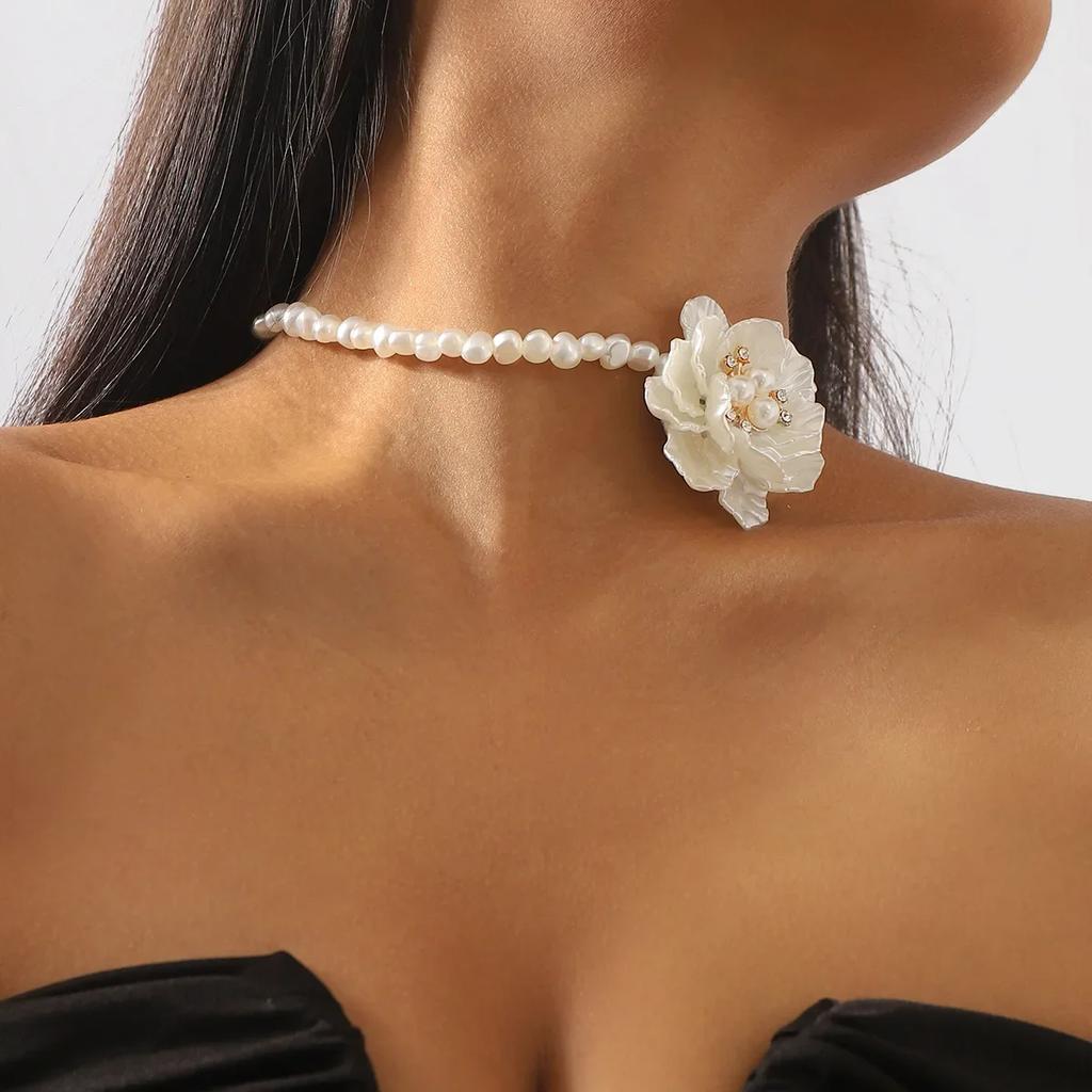 New Fashion Imitation Pearl Flower Neck Chokers Elegant Camellia Clavicle Chain Retro Romance Wedding Necklace Jewelry Gifts