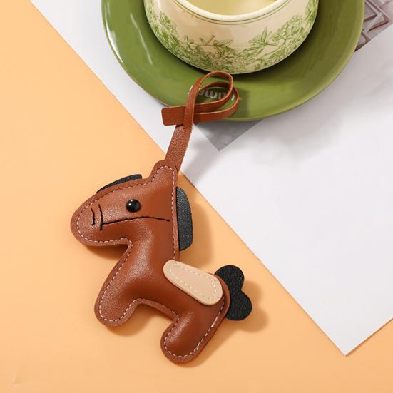 Keychain Vibrant Color Faux Leather Horse Design Key Chain with Lanyard Backpacks Car Keys Handbags Bag Accessory