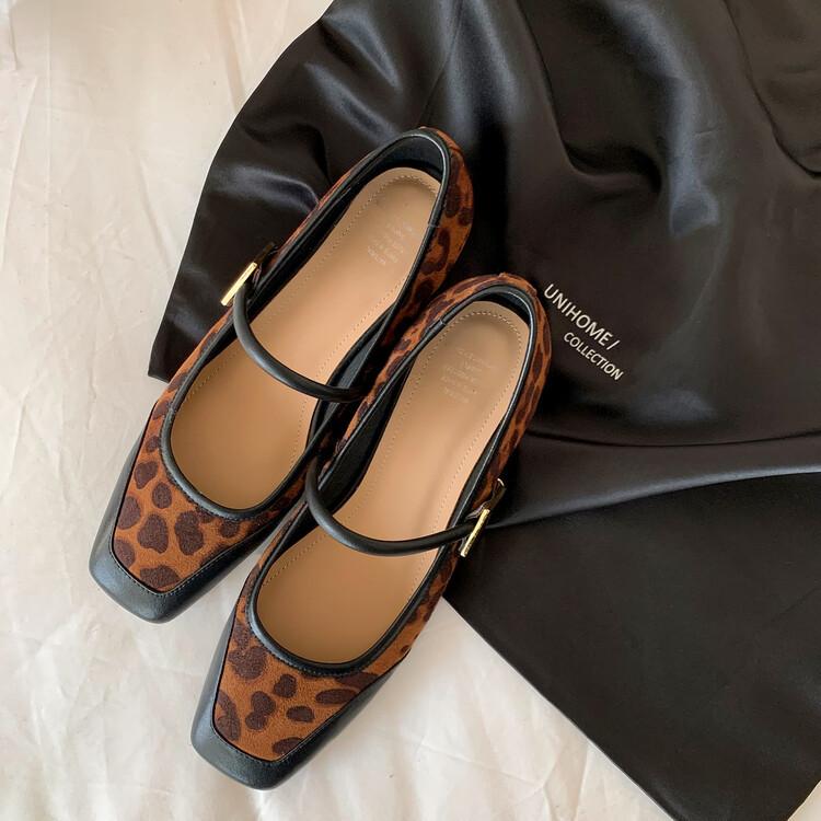 

French low-heeled square-headed Mary Jane single shoes women s shoes spring and autumn new buckle belt shallow mouth temperament gentle evening shoes 39 коричневый