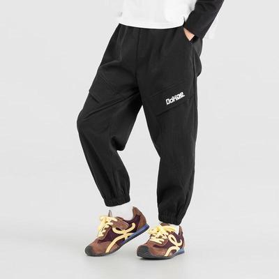 Hosen (Jungen ab 4 Jahre) – Hosen