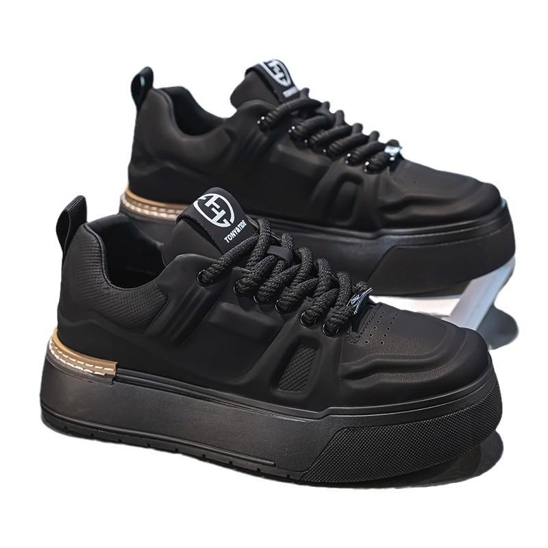 Herrenschuhe Herbst und Winter 2024 neue koreanische Version Jugend Sport und Freizeit erhöhend Nischentrend vielseitige kleine weiße Board-Schuhe