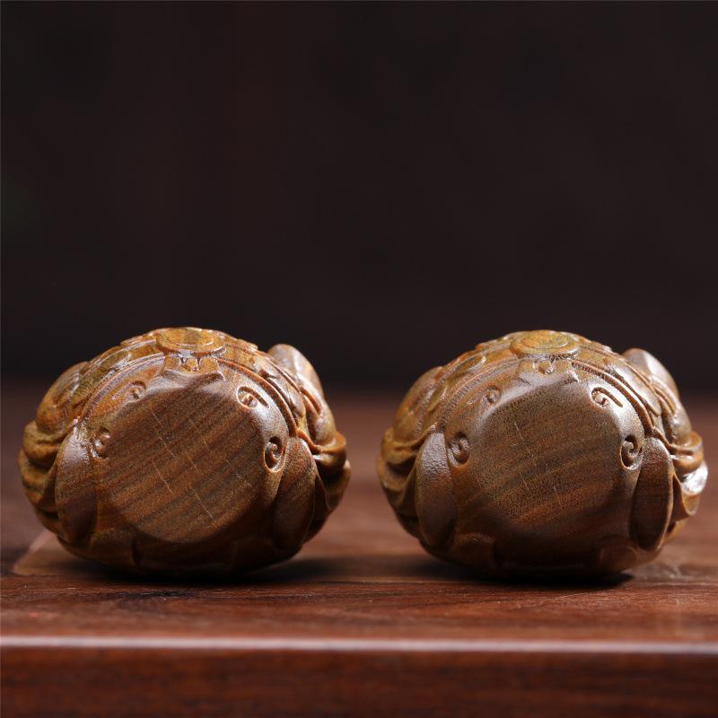 Green Sandalwood Wealth Ornament Handheld Wood Carving Yuanbao Accessories
