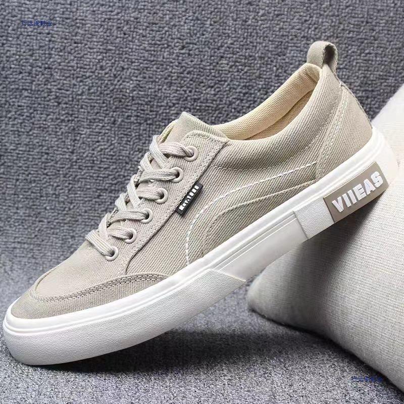 Men's shoes are breathable in , lazy canvas trendy shoes, casual board shoes, versatile men's work cloth shoes