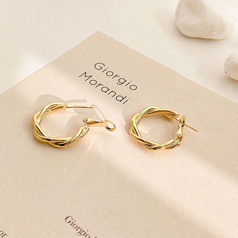 Metal Twisted Gold Round Earrings for Women Irregular Geometric Statement Dangle Earrings Wrap Design Punk Fashion Ear Dec