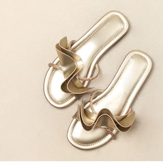 Flat-bottomed beach vacation one-word pleated slippers Internet celebrity popular summer flat-bottomed ruffle edge fairy wind slippers 36