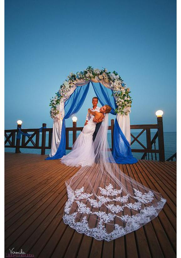 2022 Exquisites 3M Spitzen-Brautschleier mit Stäbchen für Hochzeitskleid-Accessoires